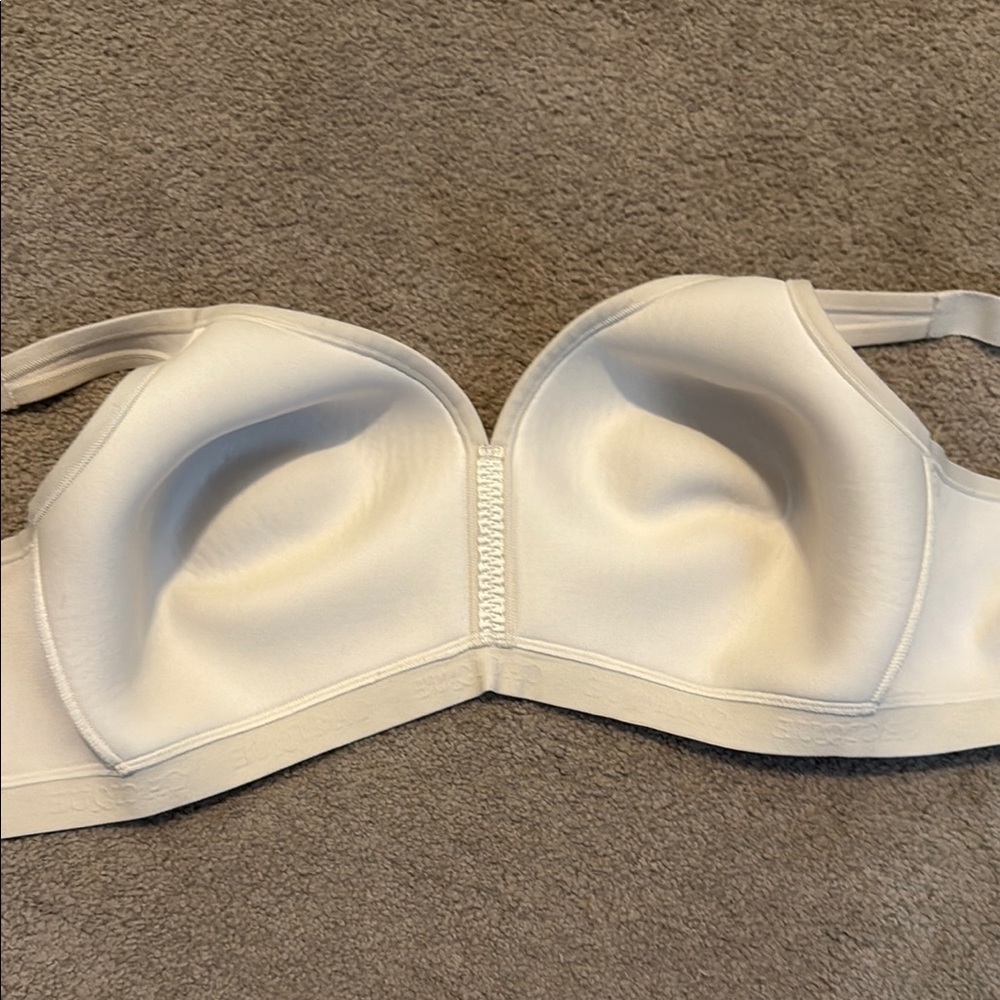 Cacique Cream Full Coverage Bra with Supportive Straps - Picture 4 of 5